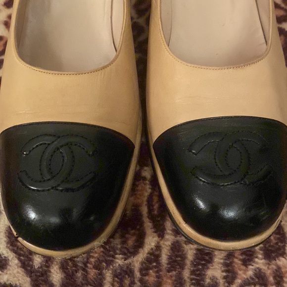 CHANEL camel color and black toe shoe - Picture 3 of 10
